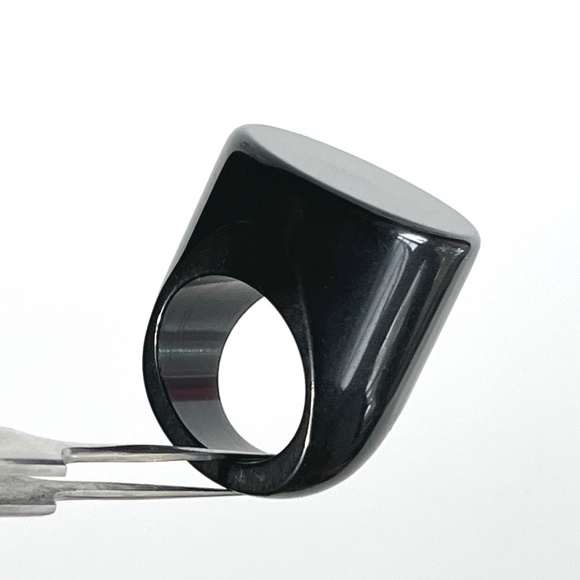 Vintage Size 6 1/2 Lucite Ring Chunky Flat Top Dome Black Mid Century Modern - Picture 7 of 15